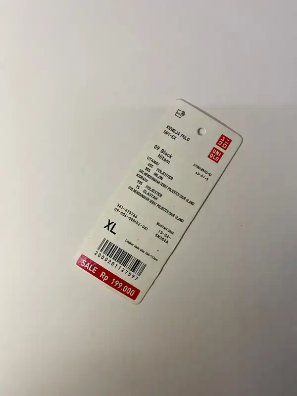 Label Uniqlo