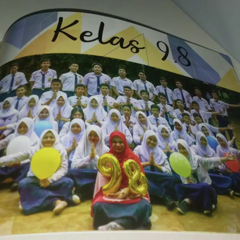 Buku Kenangan atau Yearbook SMP