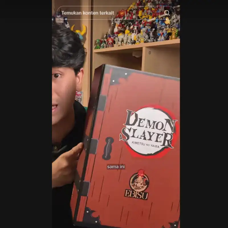 Akun tiktok Pedro dengan PR Package Demon Slayer